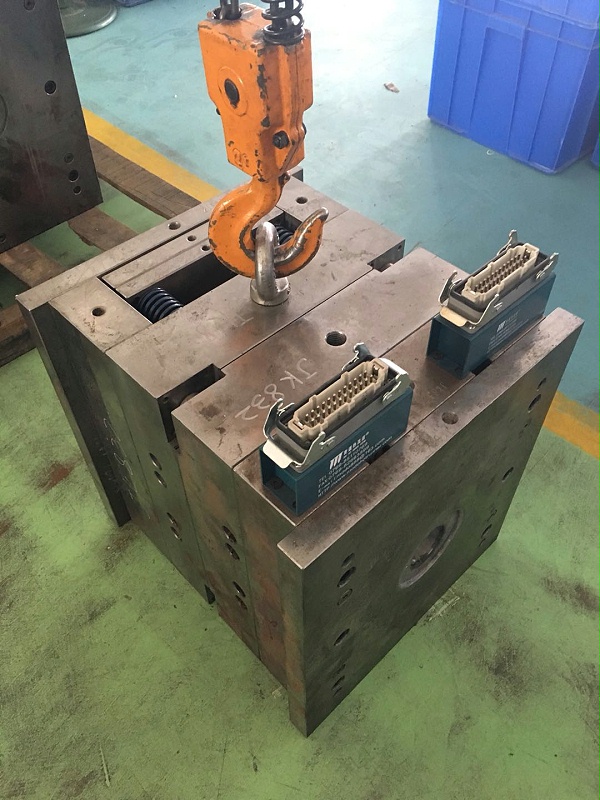 塑胶精密模具