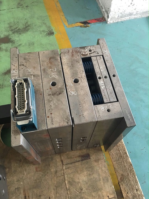 注塑模具