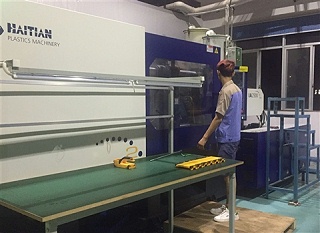 检测仪双色模具