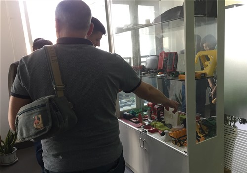 深圳塑胶模具生产厂家
