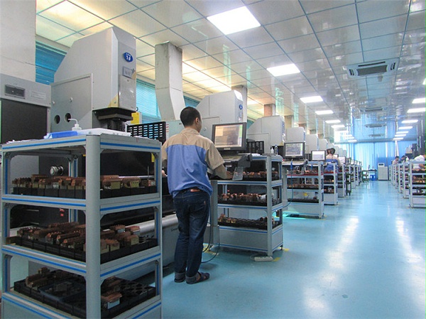 广东塑胶模具厂家