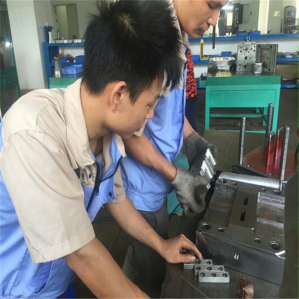 东莞模具加工厂