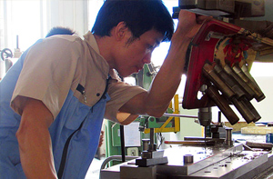 塑胶模具加工厂家