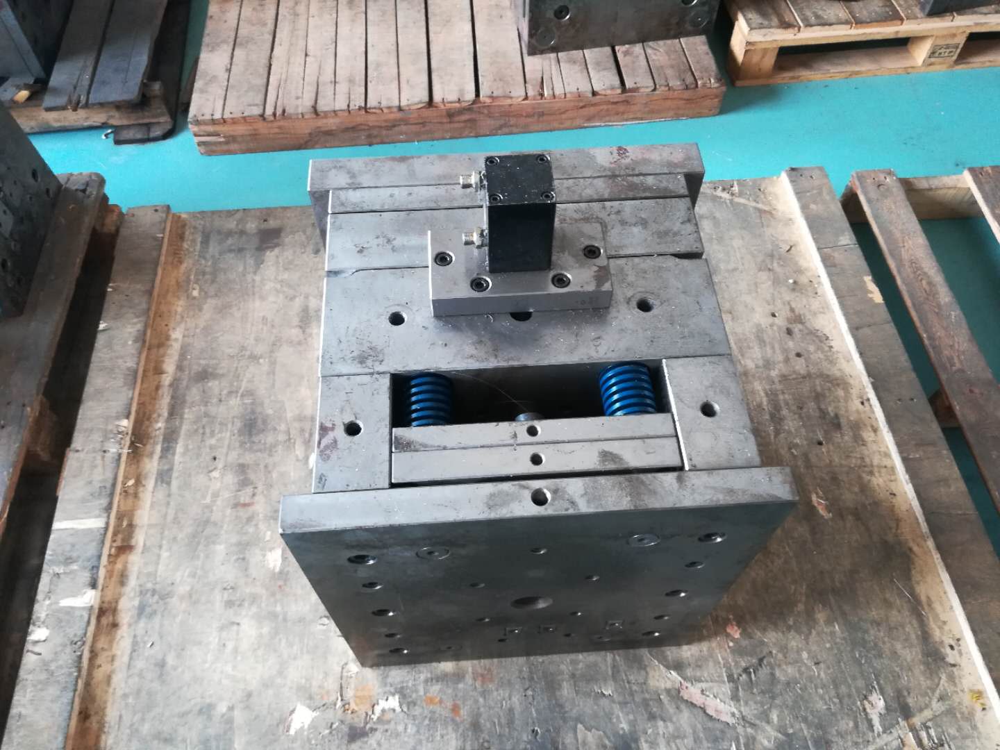 塑胶模具