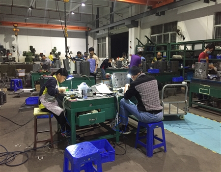 汽车配件塑胶模具