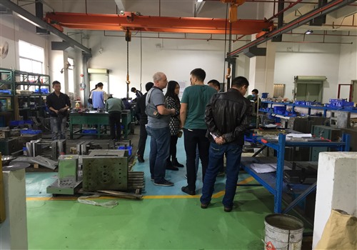 深圳塑胶模具生产厂家